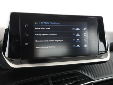 Peugeot 2008 II SUV 1.2 PureTech 130KM 2020 Peugeot 2008 Allure automat virtual kamera, zdjęcie 24