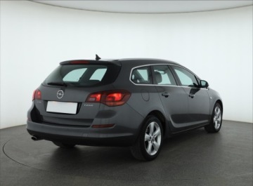 Opel Astra J Sports Tourer 1.4 Turbo ECOTEC 140KM 2011 Opel Astra 1.4 T, Xenon, Klima, Klimatronic, zdjęcie 4