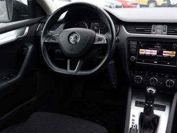 Skoda Octavia III Kombi 2.0 TDI 150KM 2016 Skoda Octavia 2.0 TDI, Salon Polska, DSG, VAT 23%, zdjęcie 6