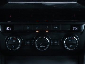 Skoda Superb III Liftback 1.4 TSI 150KM 2015 Skoda Superb 1.4 TSI, Salon Polska, Klima, zdjęcie 13