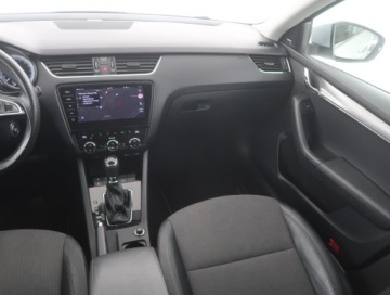 Skoda Octavia III Liftback Facelifting 1.8 TSI 180KM 2017 Skoda Octavia 1.8 TSI, Salon Polska, DSG, Skóra, zdjęcie 7