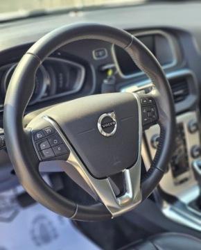 Volvo V40 II Cross Country 1.5 T3 DRIVE-E 152KM 2016 Volvo V40 CC T3 AUTOMAT OCEAN RACE Salon PL przebieg 37000km 1.5 Benzyna, zdjęcie 3
