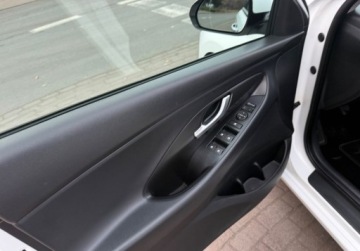 Hyundai i30 II Wagon Facelifting 1.6 CRDi 110KM 2017 Hyundai i30 1.6Crdi 110 PS NAVI Kamera Extra stan 1.6 Diesel 110KM, zdjęcie 15