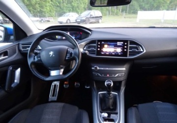 Peugeot 2020 Peugeot 308 1.2ben,niski przebieg,klima, 1.2 Benzyna 130KM, zdjęcie 9