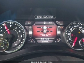  RAM 2500 2021r., Laramie 4X4, od ubezpieczalni 6.4 Benzyna 410KM, zdjęcie 10