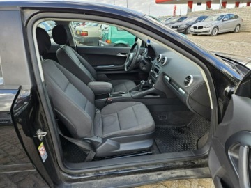 Audi A3 8P Hatchback 3d 1.4 TFSI 125KM 2009 Audi A3 3-drzwiowe 1,4 benzyna 125KM Automat, zdjęcie 8