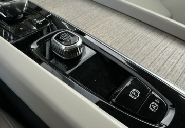 Volvo XC60 II 2022 Volvo XC 60 Plug-In 4x4 Skora Panorama Navi Kamera Led FV23, zdjęcie 16