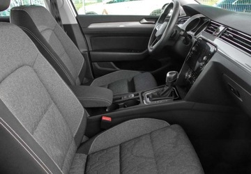 Volkswagen Passat B8 Variant Facelifting 2.0 TDI SCR 200KM 2023 Volkswagen Passat Variant 2.0TDI 200KM DSG, Business, Czujniki parkowania,, zdjęcie 12