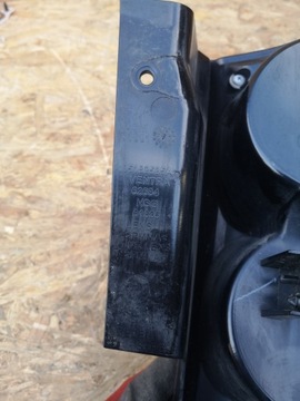 DODGE GRAND CARAVAN SVĚTLO LEVÝ ZADNÍ 05182535AD