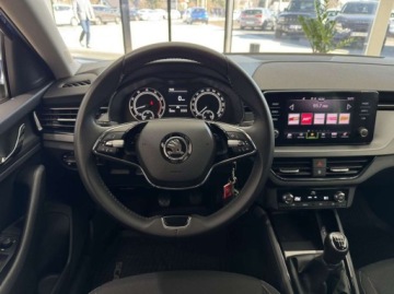 Skoda Scala Hatchback 1.5 TSI 150KM 2023 Skoda Scala Ambition CarPlayAndroid Auto LED Czujniki parkowania 1.5, zdjęcie 13