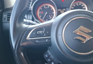 Suzuki Swift VI Hatchback Facelifting 1.2 DualJet SHVS 83KM 2021 Suzuki Swift serwisowany 1.2 Benzyna 83KM, zdjęcie 19
