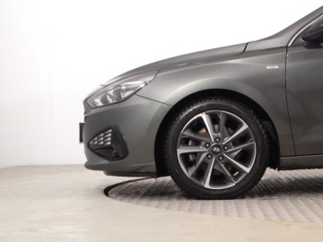 Hyundai i30 III Hatchback Facelifting 1.5 T-GDI 48V 160KM 2022 Hyundai i30 Fastback 1.5 T-GDI MHEV, Salon Polska, zdjęcie 13