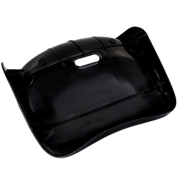 Универсальное сиденье из черного пластика.