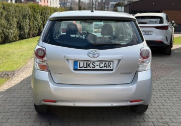 Toyota Verso Minivan 1.8 Valvematic 147KM 2010 Toyota Verso 1,8 147KM Automat Panorama Climatronic ASO Dla wymagajacych, zdjęcie 3
