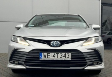 Toyota Camry IX Sedan 2.5 Hybrid Dynamic Force 218KM 2021 Toyota Camry Salon Polska Automat Navi Kamera Led 1 Wlasciciel FV23, zdjęcie 2