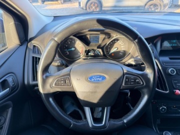 Ford Focus III Sedan Facelifting 1.0 EcoBoost 125KM 2015 Ford Focus Raty Klima usb benzynka 125KM Niski przebieg 127tys km Gwarancja, zdjęcie 33