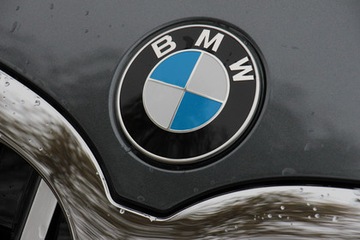 BMW ZNAK ZNAKY LOGO 82MM NA KAPOTA KRYT