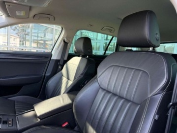 Skoda Superb III Kombi Facelifting 2.0 TDI SCR 200KM 2022 Skoda Superb 2.0TDI 200KM STYLE DSGPodrzewane FoteleNiski PrzebiegKameraFV, zdjęcie 10