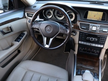 Mercedes Klasa E W212 Limuzyna Facelifting 250 CDI 204KM 2015 Mercedes E E 250 BlueTEC 4MATIC, Salon Polska, zdjęcie 6