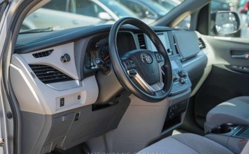 Toyota Sienna III 3.5 V6 266KM 2017 Toyota Sienna Toyota Sienna III 3.5 AUTOMAT 3.5 Benzyna 265KM, zdjęcie 8