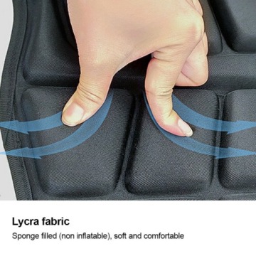 Подушка-коврик на сиденье мотоцикла.