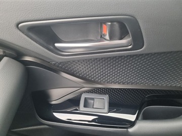 Toyota C-HR I Crossover Facelifting 1.8 Hybrid 122KM 2022 Toyota C-HR 1.8 Hybrid Style Toyota C-HR 1.8 Hybri, zdjęcie 21