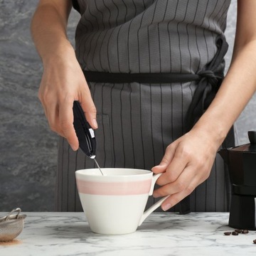 SPIENIACZ UBIJACZ do KAWY MLEKA piany cappuccino mini mikser elektryczny