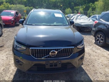 Volvo XC40 2023 Volvo XC 40 B5 Plus Bright Theme 2023 2.0 Benzyna 247KM, zdjęcie 7