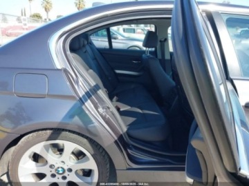 BMW Seria 3 E90-91-92-93 2006 BMW Seria 3 330I 2006 3.0 Benzyna 255KM, zdjęcie 7