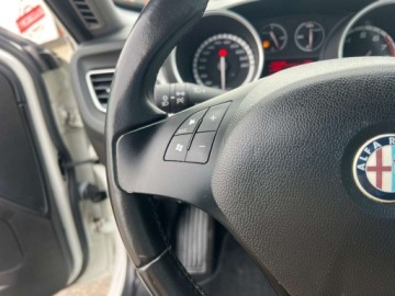 Alfa Romeo Giulietta Nuova II Hatchback 5d 1.4 TB 16v Mair 170KM 2011 Alfa Romeo Giulietta LEDY KLIMATYZACJA EL.SZYBY GRZANE FOTELE TEMPOMAT E.L, zdjęcie 17