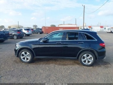 Mercedes GLC C253 2018 Mercedes-Benz GLC 2018 r., 2,0L 300 4MATIC 2.0 Benzyna 241KM, zdjęcie 14