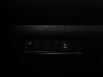 Suzuki Swift VI Hatchback 1.2 DualJet 90KM 2018 Suzuki Swift grzane fotele klima, zdjęcie 30