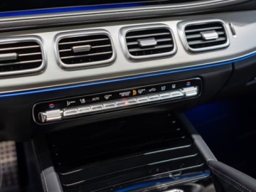 Mercedes GLE V167 SUV Facelifting 2.0 300d 269KM 2025 MERCEDES-BENZ GLE 300 d 4-Matic AMG Line 2.0 (269KM) 2025, zdjęcie 7