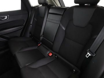 Volvo XC60 II 2019 Volvo XC 60 mHEV 4x4 automat full LED półskóra, zdjęcie 16