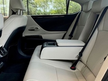 Lexus ES VII (XV70) Sedan Facelifting 300h 218KM 2025 Od ręki - 300h Business Edition 2.5 E-CVT 218KM | Podgrzewane fotele!, zdjęcie 8