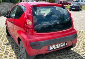 Peugeot 107 Hatchback 5d 1.0 12V 68KM 2007 Peugeot 107 1.0 benzyna 2007 r Okazja Benzyna 68KM, zdjęcie 1