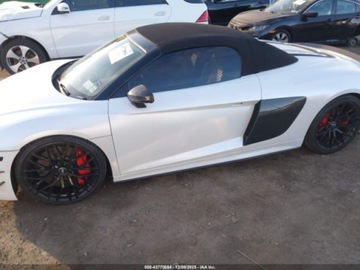Audi R8 II Spyder 5.2 FSI plus 610KM 2018 Audi R8 Coupe 5.2 V10 Plus 2018 5.2 Benzyna 610KM, zdjęcie 2