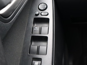 Mazda 3 II Hatchback Facelifting 1.6 MZR 105KM 2012 Mazda 3 1.6, Klima, Klimatronic, Tempomat, zdjęcie 15