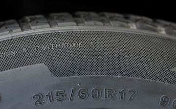 Toyota C-HR I Crossover 1.8 Hybrid 122KM 2019 Toyota C-HR 1.8 Hybrid Premium 1.8 Hybryda 122KM, zdjęcie 12