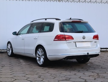 Volkswagen Passat B7 Variant 2.0 TDI CR DPF BlueMotion 140KM 2011 VW Passat 2.0 TDI, DSG, Navi, Klima, Klimatronic, zdjęcie 3