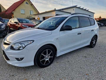 Hyundai i30 I CW Facelifting 1.4 DOHC 109KM 2011 Hyundai i30 Jak nowy 180 tys km z Niemiec pierwszy wlasciciel 1.4 benzyna, zdjęcie 3