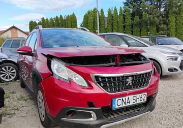 Peugeot 2008 I SUV Facelifting 1.2 PureTech 110KM 2017 Peugeot 2008 2017r, 1.2 Benzyna 110KM. Uszkodzony przod. Jezdzi 1.2 110KM, zdjęcie 1