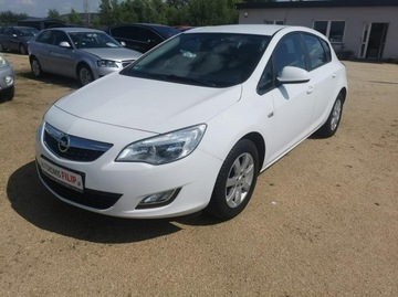 Opel Astra J GTC 1.4 100KM 2013 Opel Astra 1.4 100 Km Klima, Elektryka, Zadbany