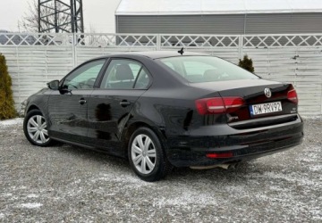 Volkswagen Jetta VI Sedan Facelifting 2.0 TDI 110KM 2016 Volkswagen Jetta Volkswagen Jetta 2.0 TDI DPF BMT Comfortline 2.0 Diesel, zdjęcie 1