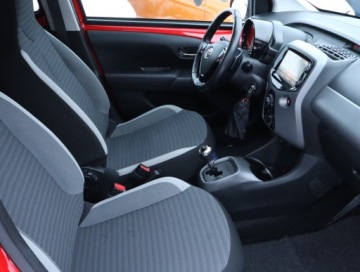 Toyota Aygo II Hatchback 3d Facelifting 1.0 VVT-i 72KM 2018 Toyota Aygo 1.0 VVT-i, Salon Polska, Automat, zdjęcie 8