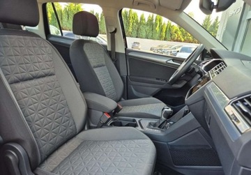 Volkswagen Tiguan II SUV Facelifting 2.0 TDI 150KM 2021 Volkswagen Tiguan Life 2.0TDI 150KM DSG App Connet Czuj Park. Pod.Fotele T, zdjęcie 11