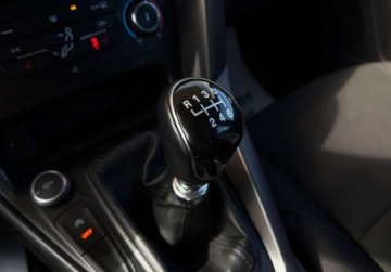 Ford Focus III Sedan Facelifting 1.5 EcoBoost 150KM 2017 Ford Focus 1.5 EcoBoost 150KM MT6 SYNC Edition Salon PL ASO 1.5 Benzyna, zdjęcie 20