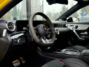 Mercedes Klasa A W177/V177 Hatchback AMG Facelifting 2.0 A35 306KM 2023 Mercedes-Benz Klasa A 35 AMG Night PakietPremium PlusPanoramaBurmester Sal, zdjęcie 15