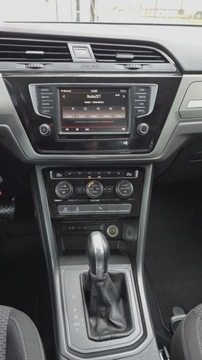 Volkswagen Touran III 1.6 TDI 110KM 2016 Volkswagen Touran 1,6 TDI 110 KM NAVI klimatronic OPLACONY 1.6 Diesel, zdjęcie 7