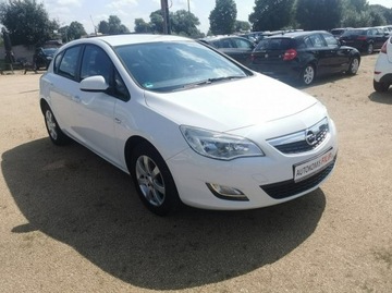 Opel Astra J GTC 1.4 100KM 2013 Opel Astra 1.4 100 Km Klima, Elektryka, Zadbany, zdjęcie 1